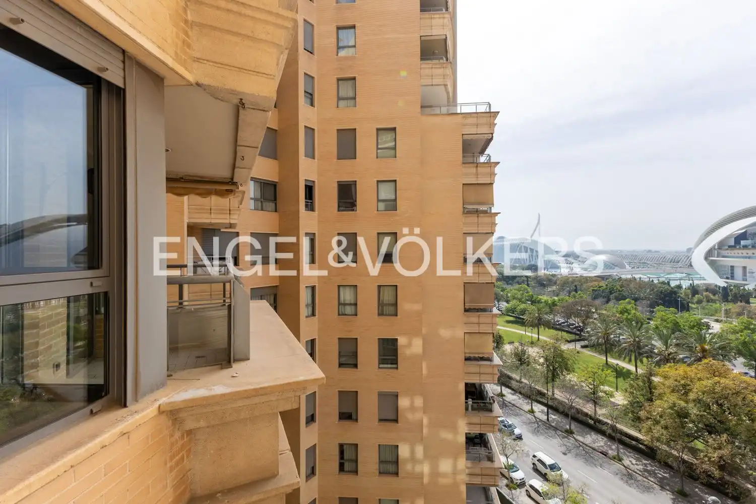 Vista exterior de Pis en venda en  Valencia Capital amb Aire condicionat, Calefacció i Jardí privat