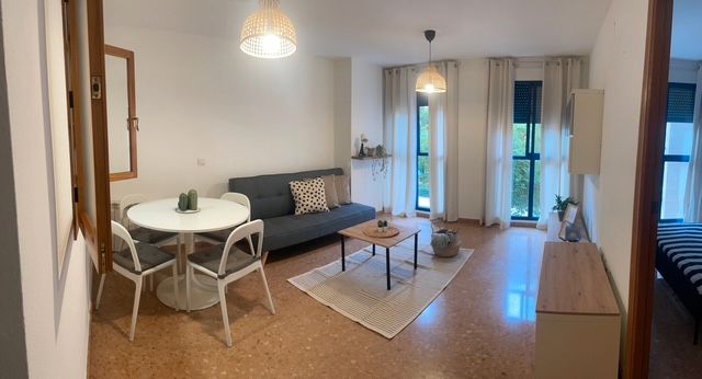 Sala d'estar de Pis en venda en Castellón de la Plana / Castelló de la Plana amb Traster i Moblat