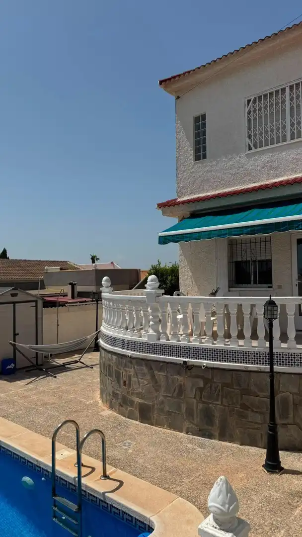 Terrassa de Casa adosada en venda en Torrevieja amb Aire condicionat, Calefacció i Terrassa