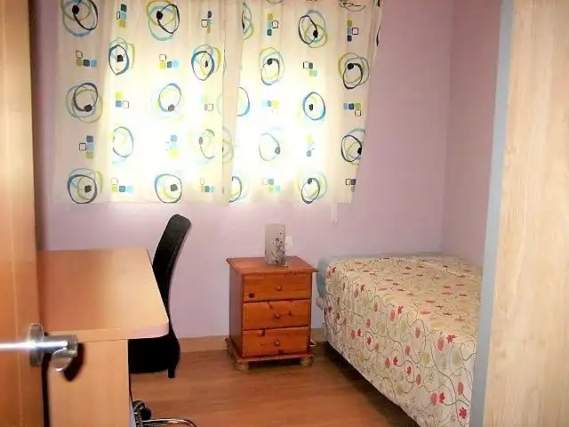 Schlafzimmer von Wohnung zur Miete in Granada mit Möbliert