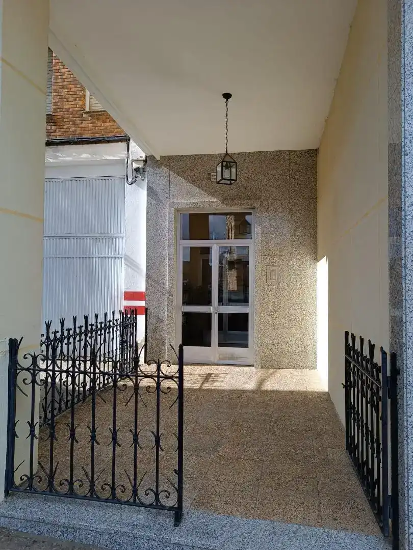 Piso en venta en Riello con Trastero, Amueblado y Horno