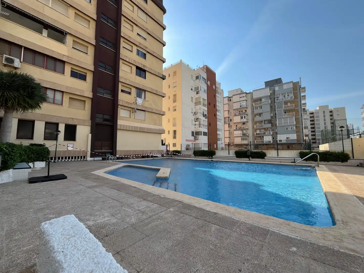 Piscina de Apartamento en venta en Gandia con Terraza, Amueblado y Piscina comunitaria