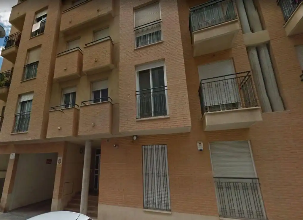 Parcheggio con ascensore in vendita a ARAGO