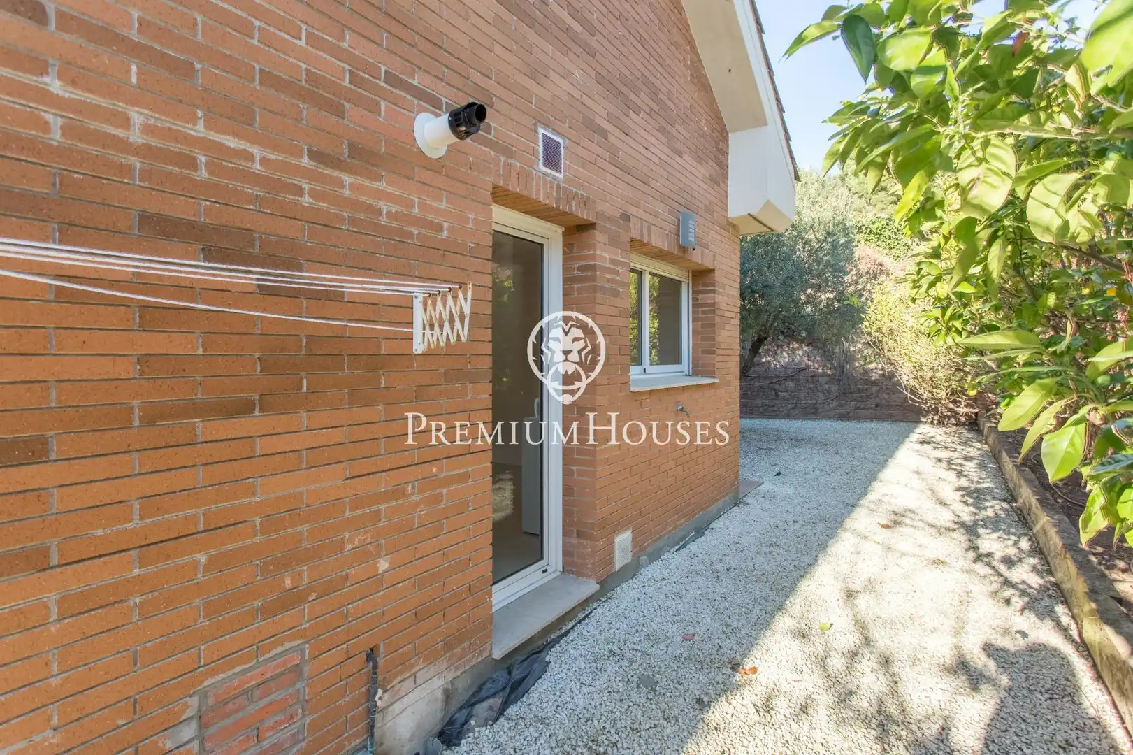 Vista exterior de Casa o xalet en venda en Arenys de Mar amb Aire condicionat, Calefacció i Jardí privat