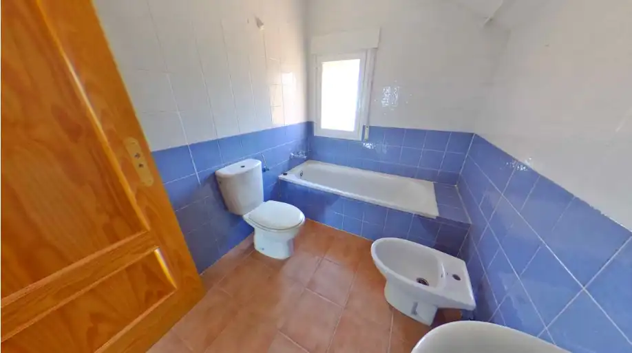 Bathroom of Houses for sale in Zarzuela del Monte  with Heating, Private garden and Terrace