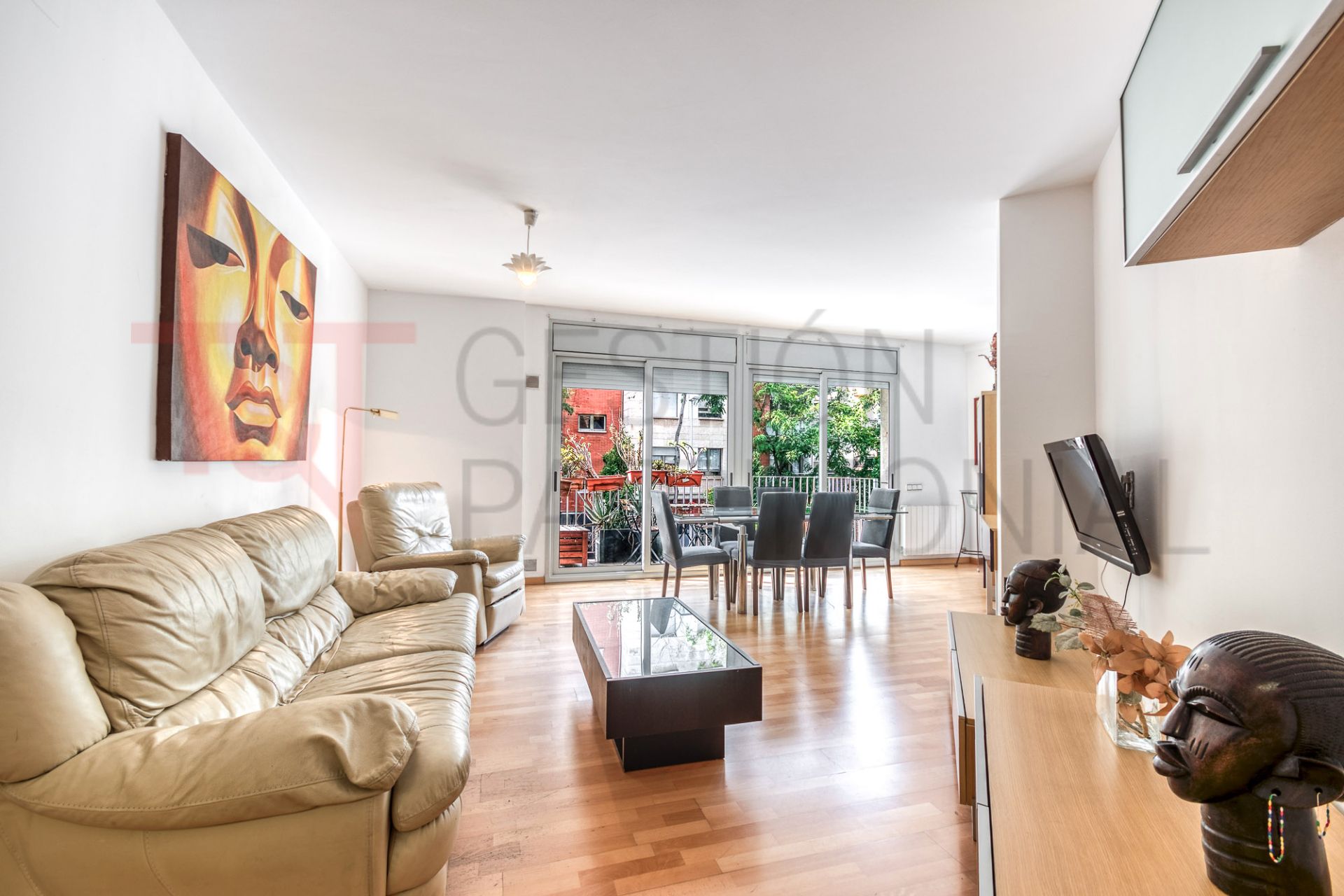 Living room of Flat for sale in  Barcelona Capital  with Air Conditioner, Heating and Parquet flooring