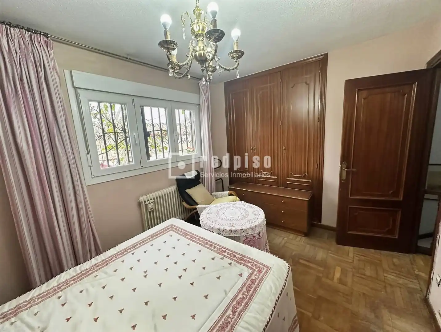 Dormitori de Casa o xalet en venda en Madrid amb Aire condicionat, Calefacció i Terrassa