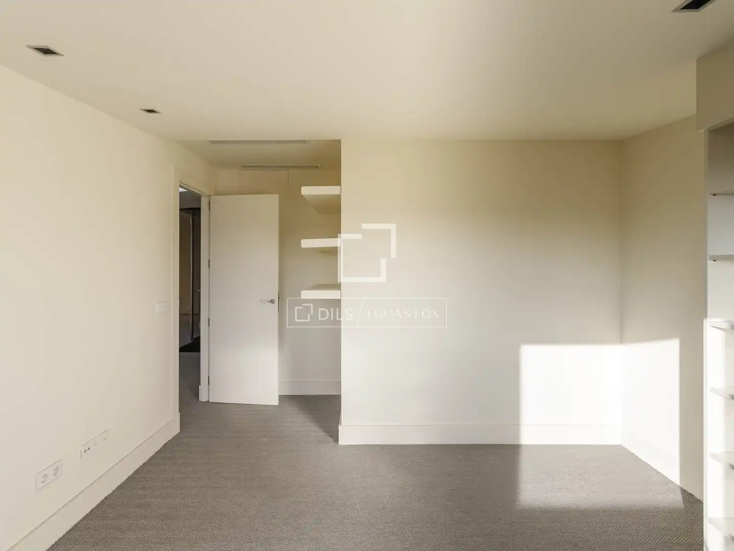 Attic for rent in Madrid  with Air Conditioner, Heating and Private garden