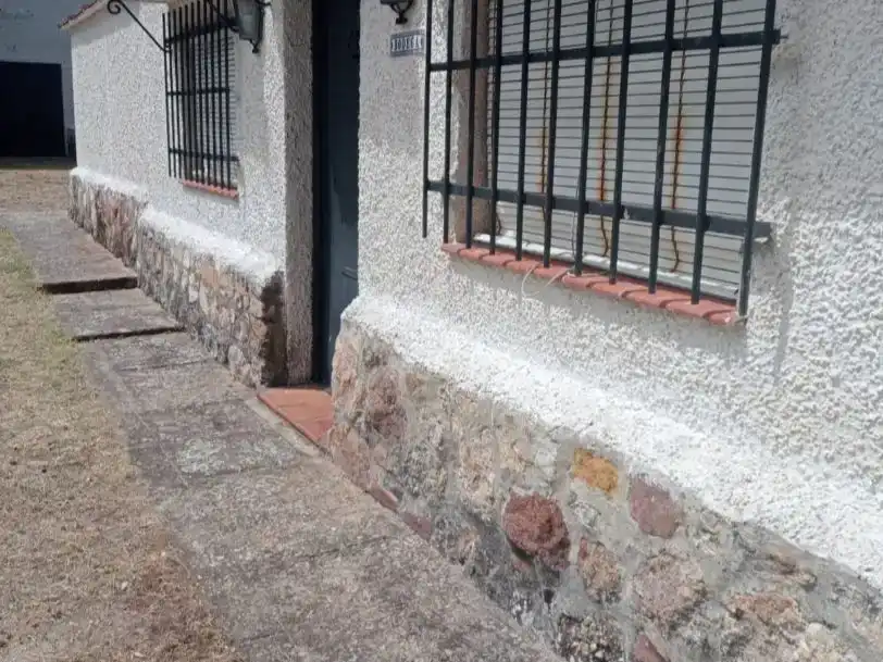 Vista exterior de Casa o xalet en venda en Morille amb Calefacció, Jardí privat i Traster