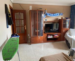 Living room of Flat to rent in  Granada Capital  with Air Conditioner, Terrace and Furnished