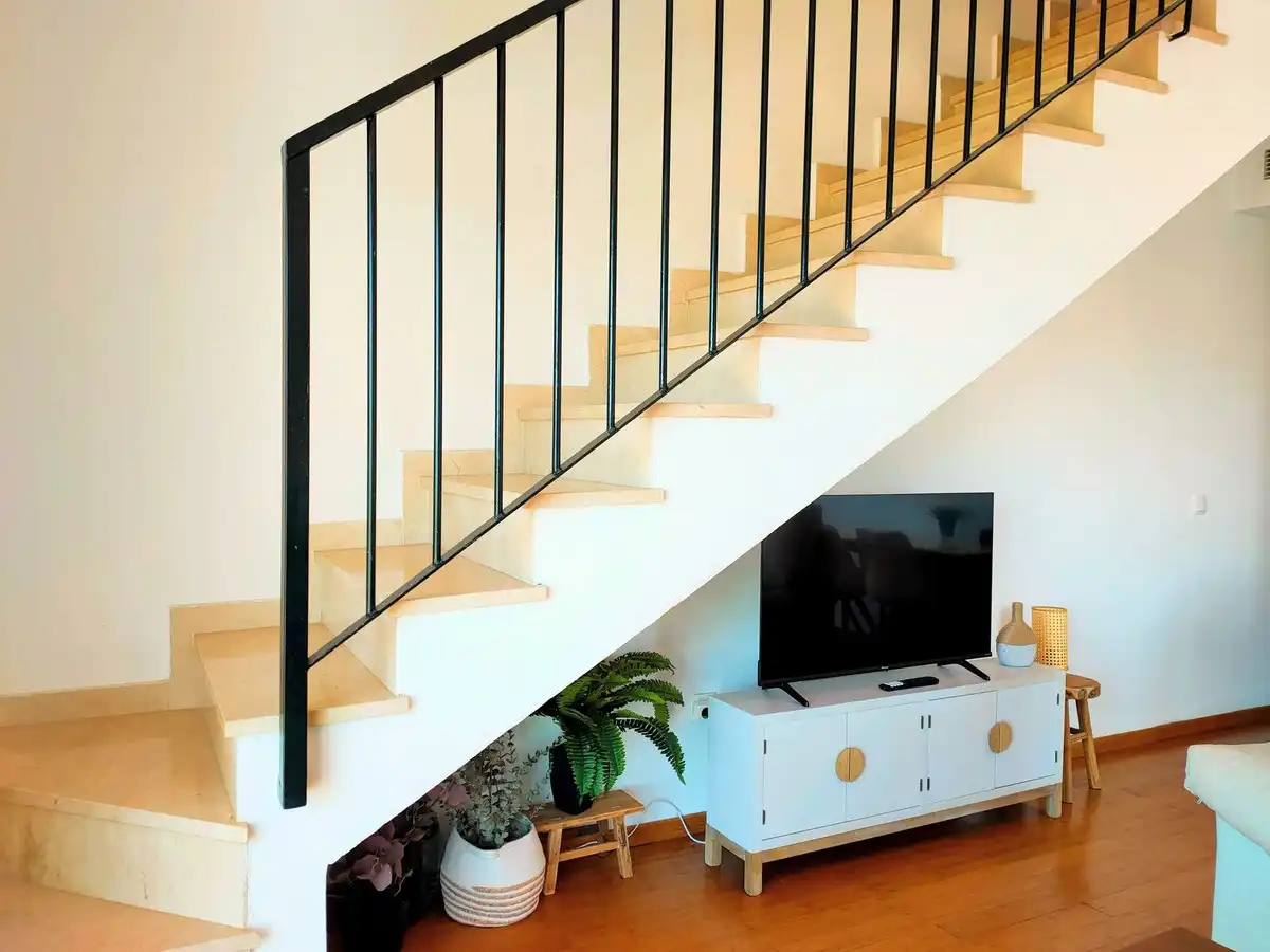 Sala de estar de Ático en venta en Fuengirola con Aire acondicionado, Amueblado y Piscina comunitaria
