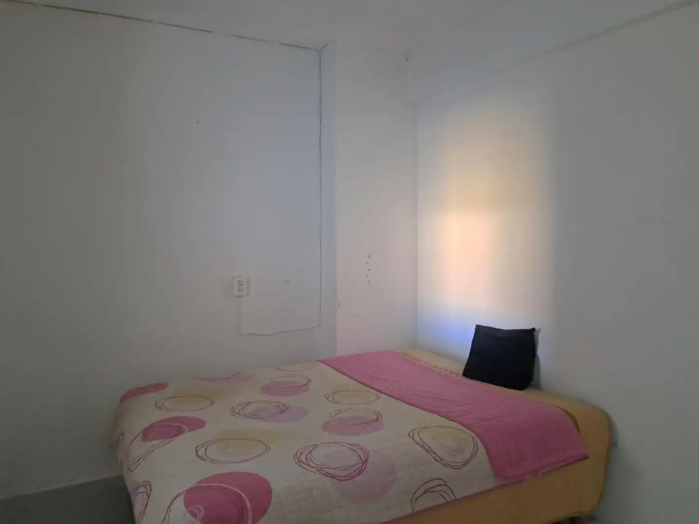 Bedroom of Houses for sale in Requena  with Terrace and Storage room