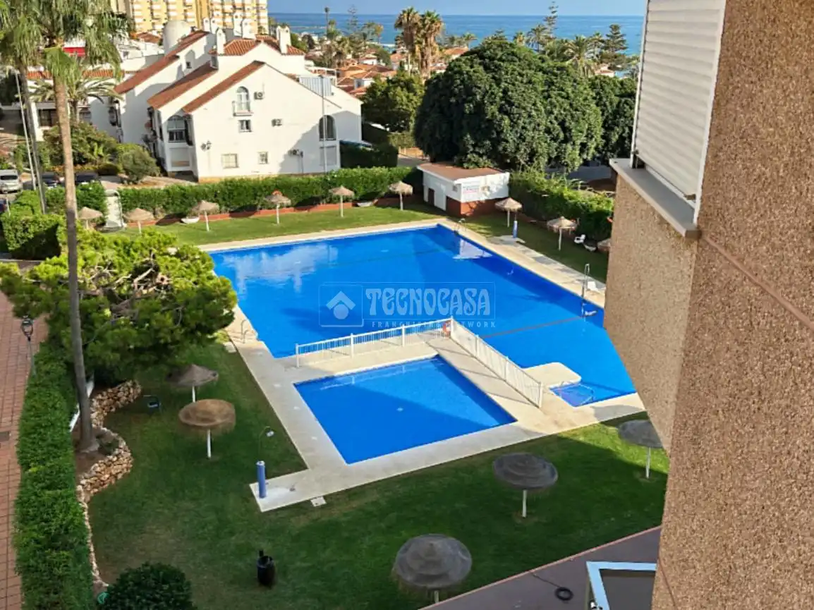 Piscina de Piso en venta en Torrox con Terraza y Balcón