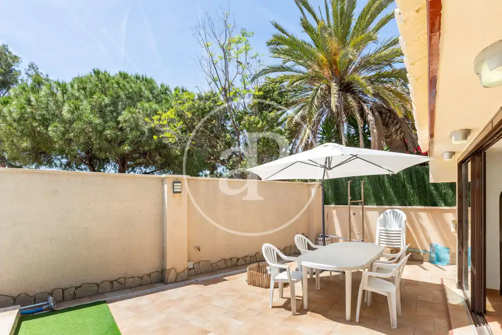 Terraza de Casa o chalet de alquiler en La Pobla de Farnals con Aire acondicionado, Calefacción y Jardín privado