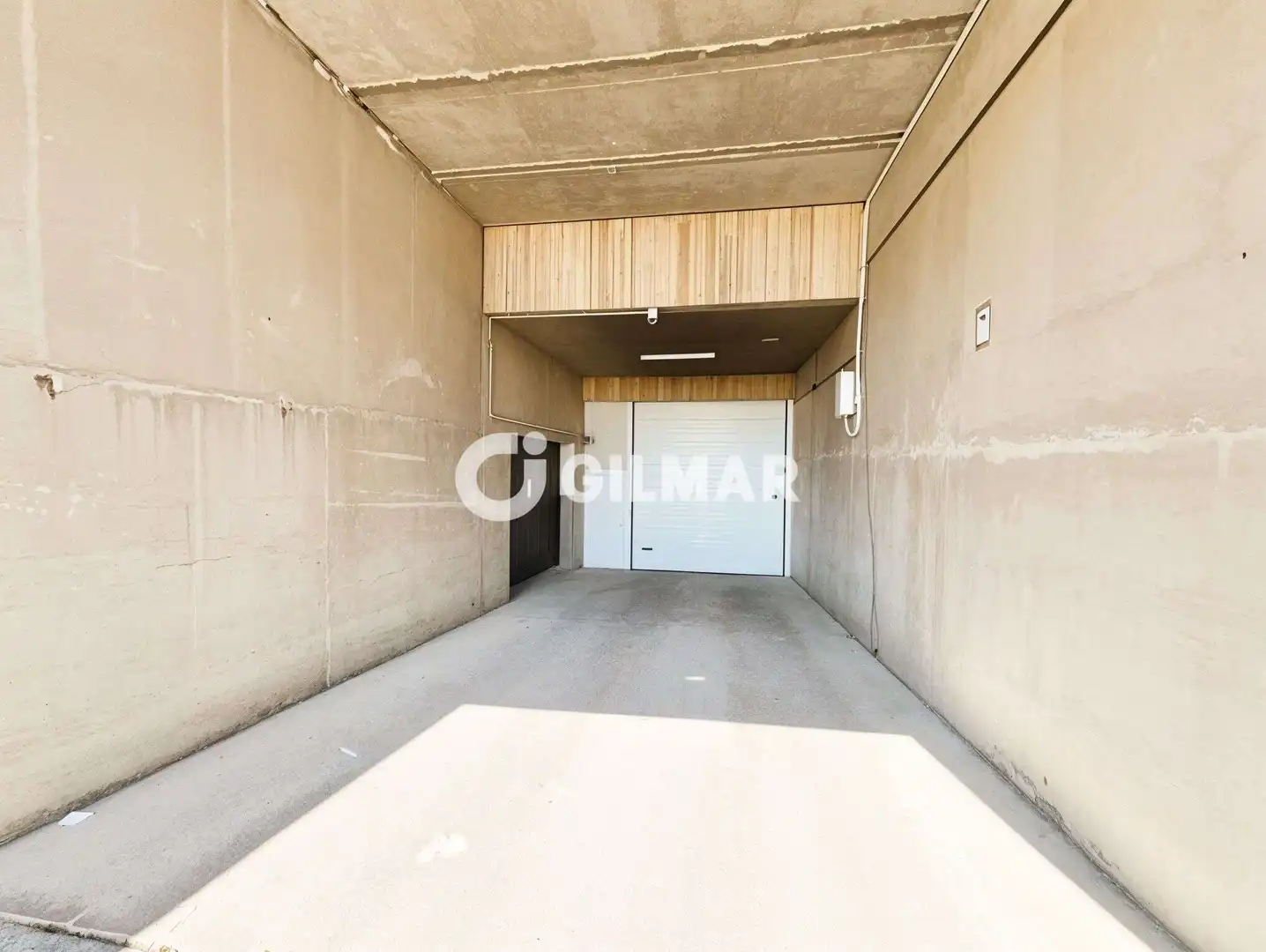 Parking of Commercial properties for sale in Costa del Silencio