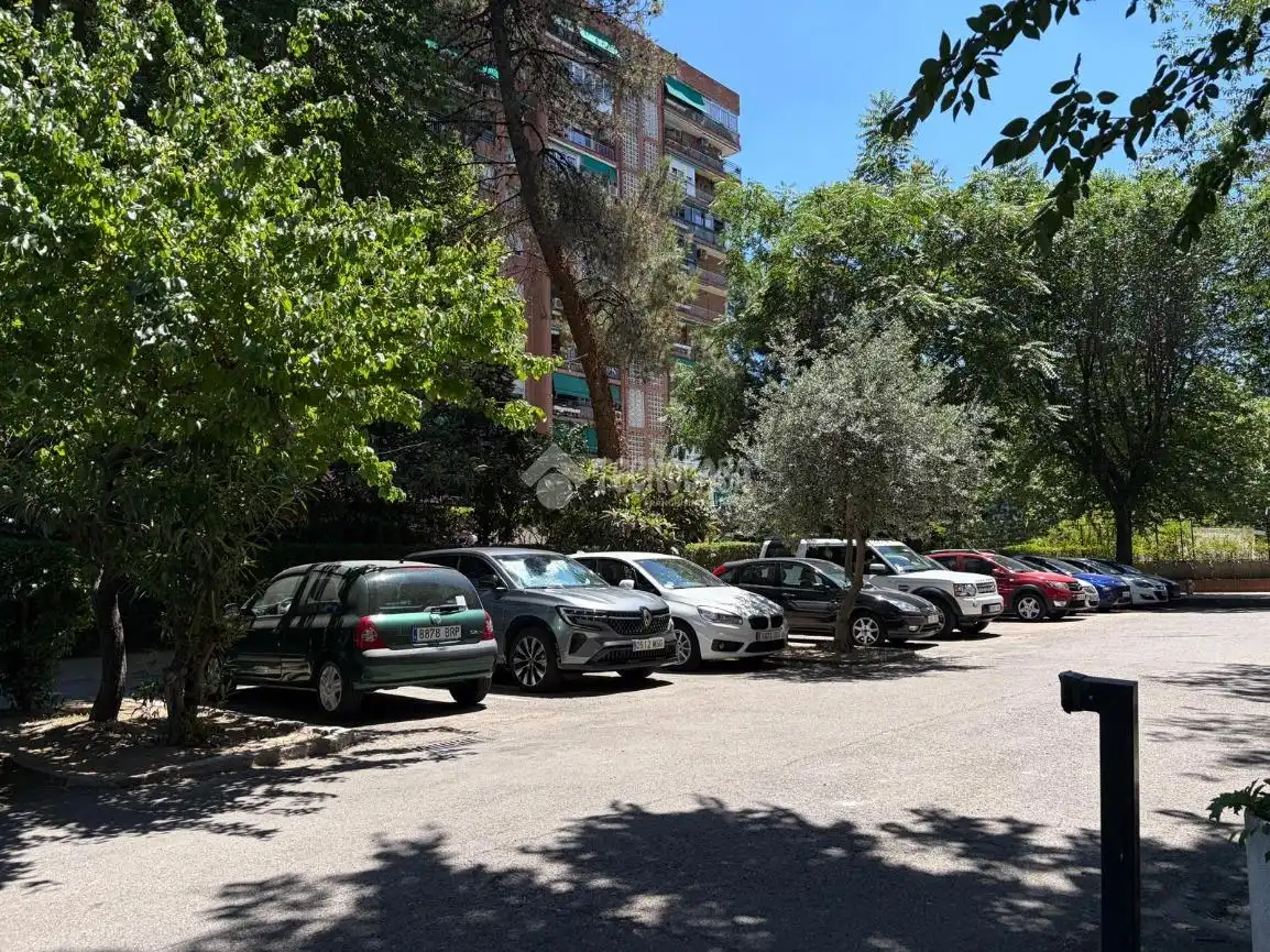 Parking de Piso en venta en Madrid con Aire acondicionado, Calefacción y Terraza