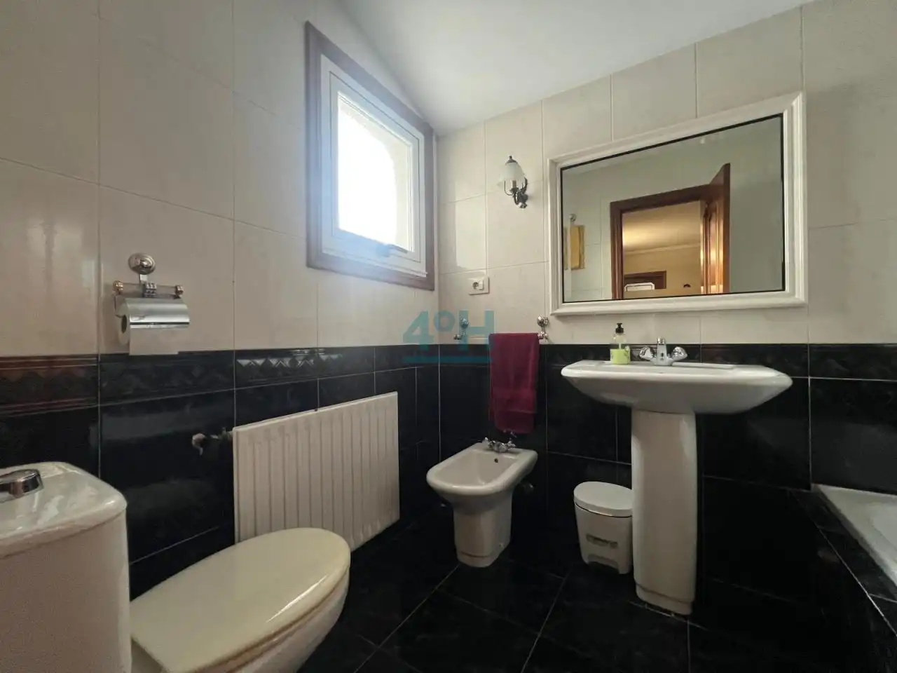 Baño de Casa adosada en venta en Ourense Capital  con Calefacción, Jardín privado y Parquet