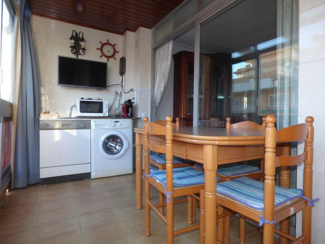 Cuina de Apartament en venda en Benidorm amb Aire condicionat, Terrassa i Moblat