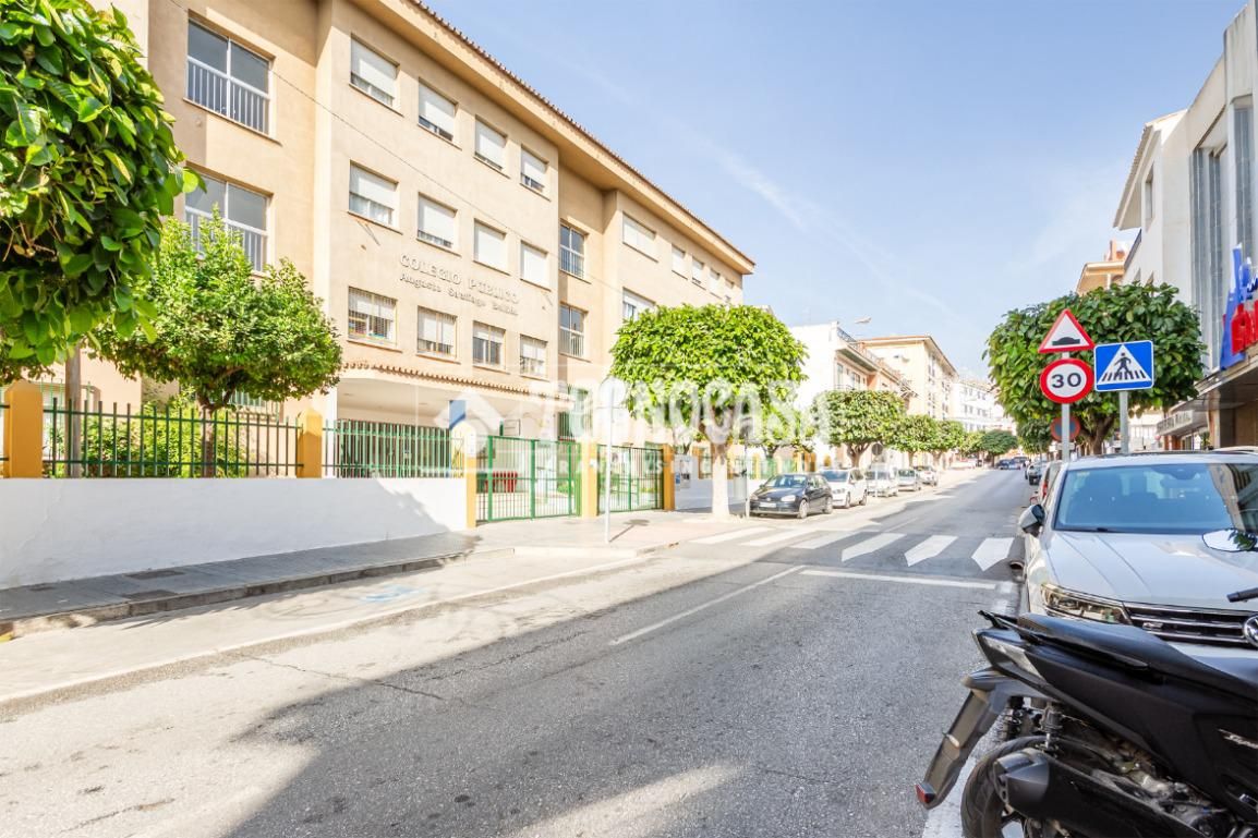 Vista exterior de Piso en venta en Vélez-Málaga con Balcón