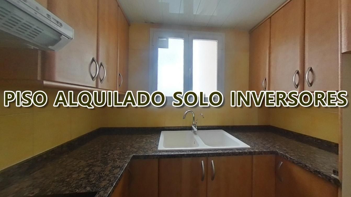 Kitchen of Flat for sale in Sabadell