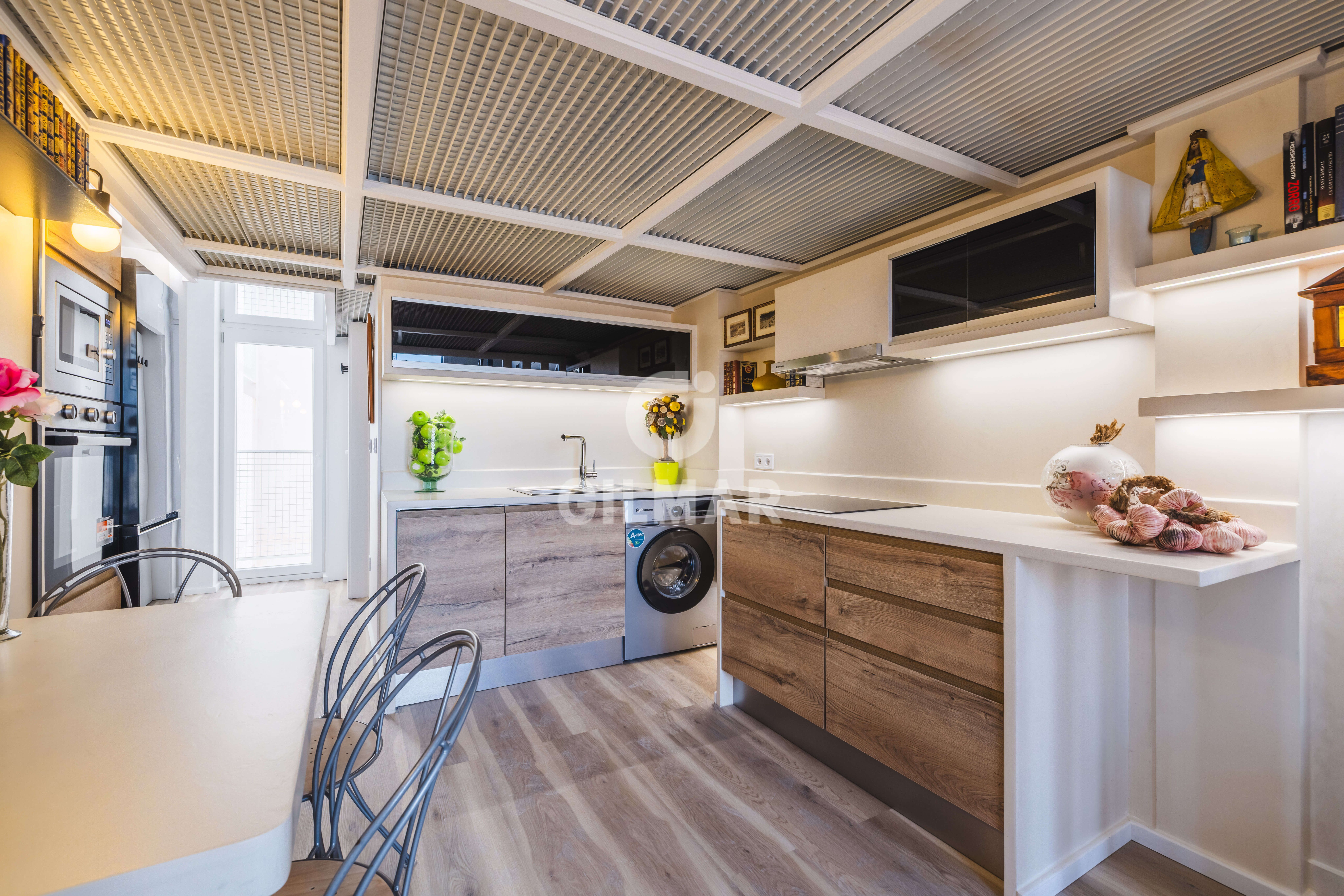 Cuina de Dúplex en venda en  Madrid Capital amb Calefacció i Traster