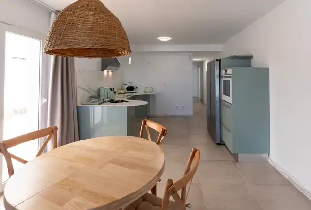 Cuina de Casa o xalet en venda en Zahara de los Atunes amb Aire condicionat, Jardí privat i Terrassa