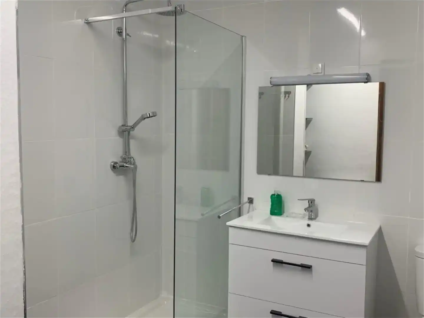 Badezimmer von Wohnung zur Miete in León Capital  mit Balkon