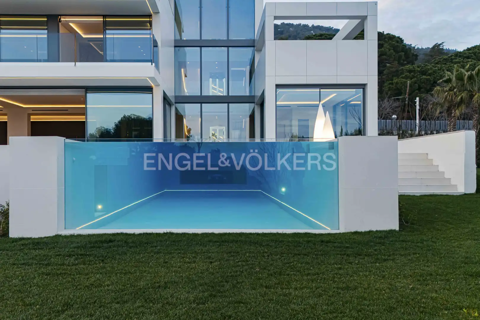 Piscina de Casa o chalet en venta en Barcelona con Aire acondicionado, Calefacción y Jardín privado