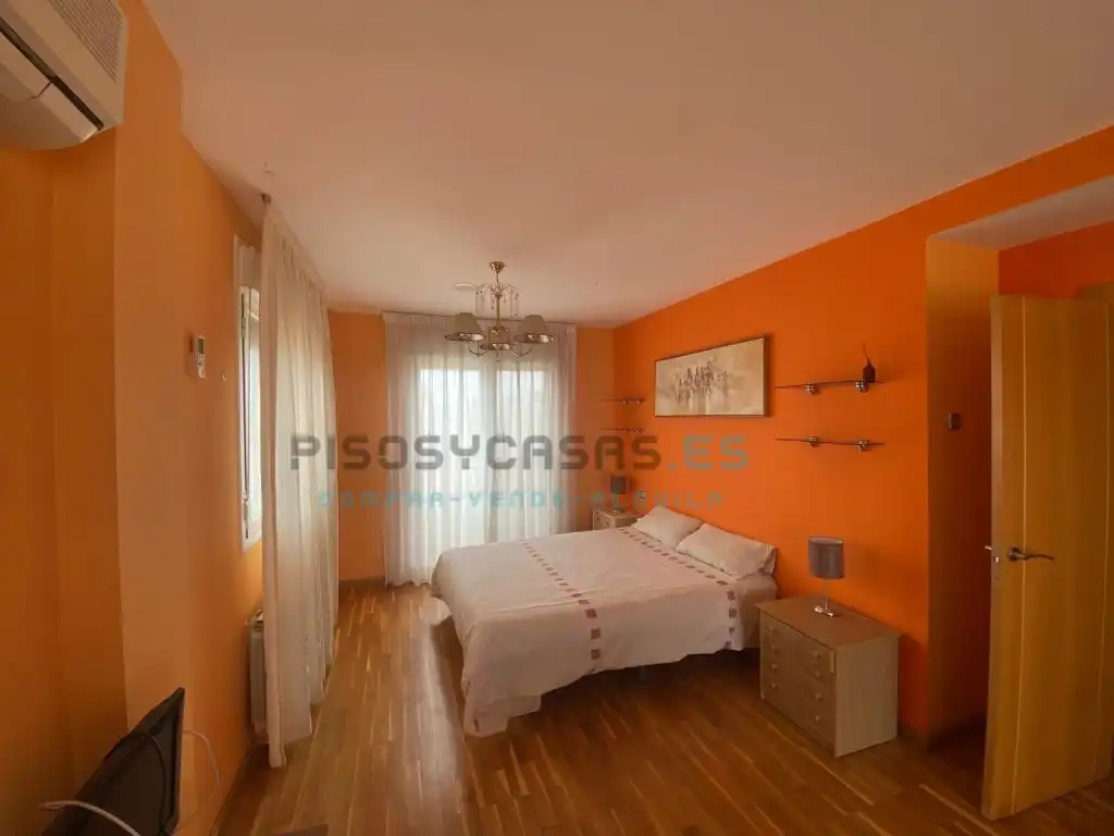 Bedroom of Houses for sale in San Mateo de Gállego  with Air Conditioner, Private garden and Terrace