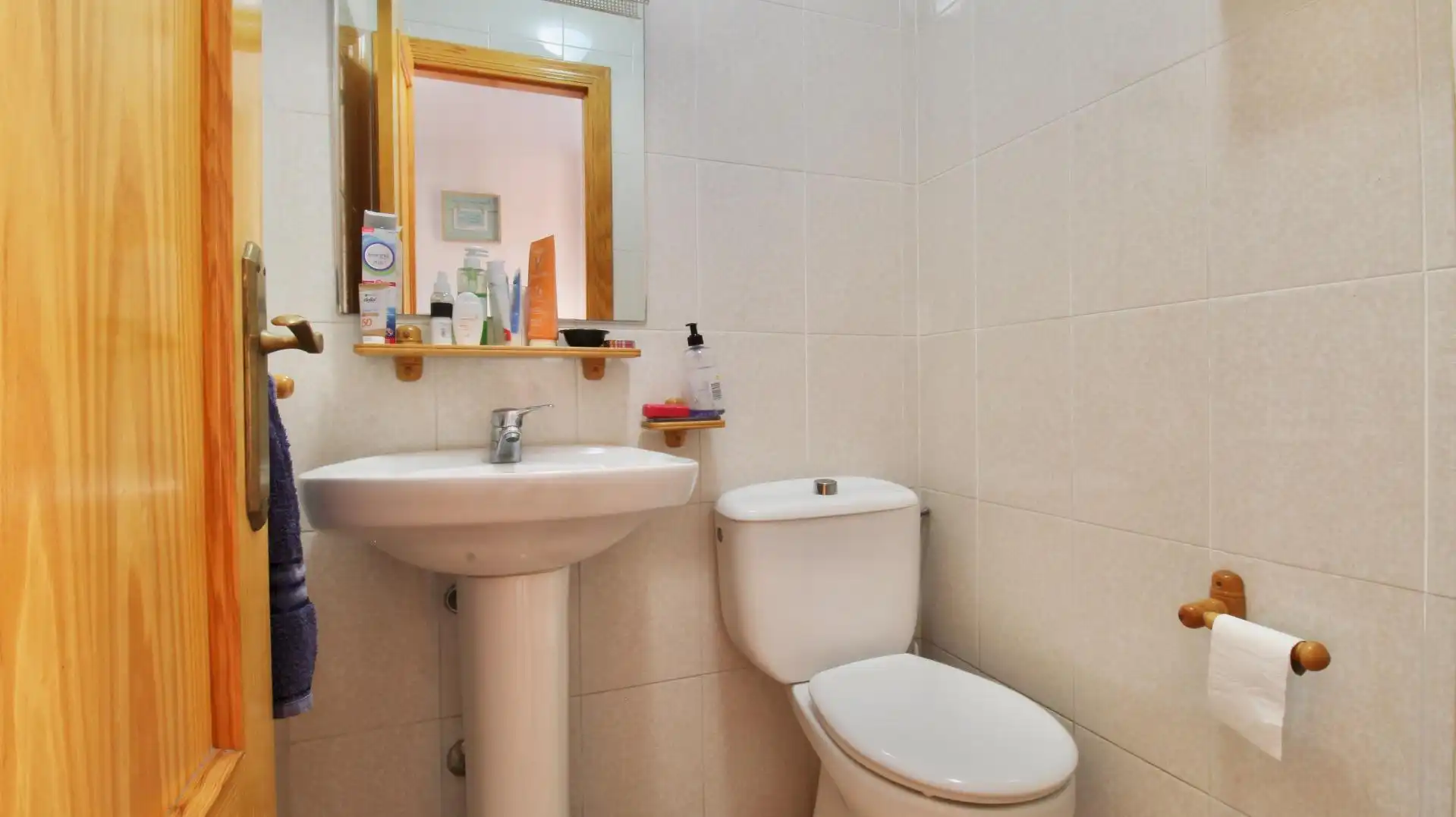 Baño de Casa adosada en venta en Roquetas de Mar con Aire acondicionado, Terraza y Trastero