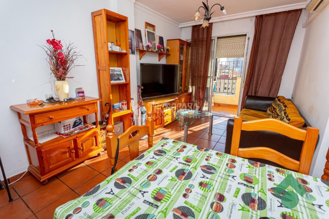 Living room of Flat for sale in Algeciras  with Balcony
