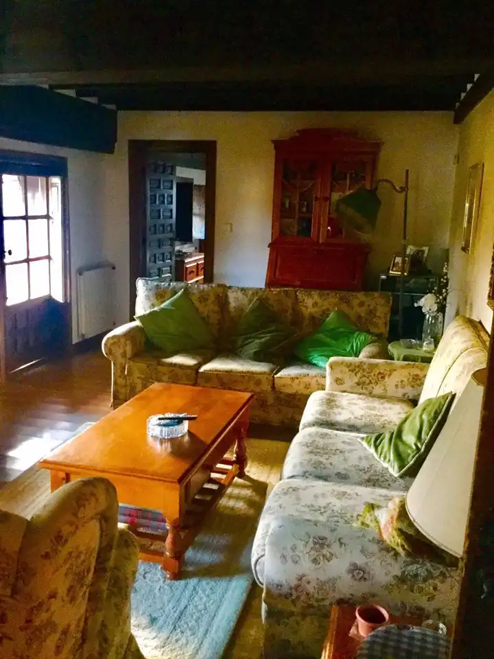Sala d'estar de Casa o xalet en venda en Reocín amb Calefacció, Parquet i Terrassa