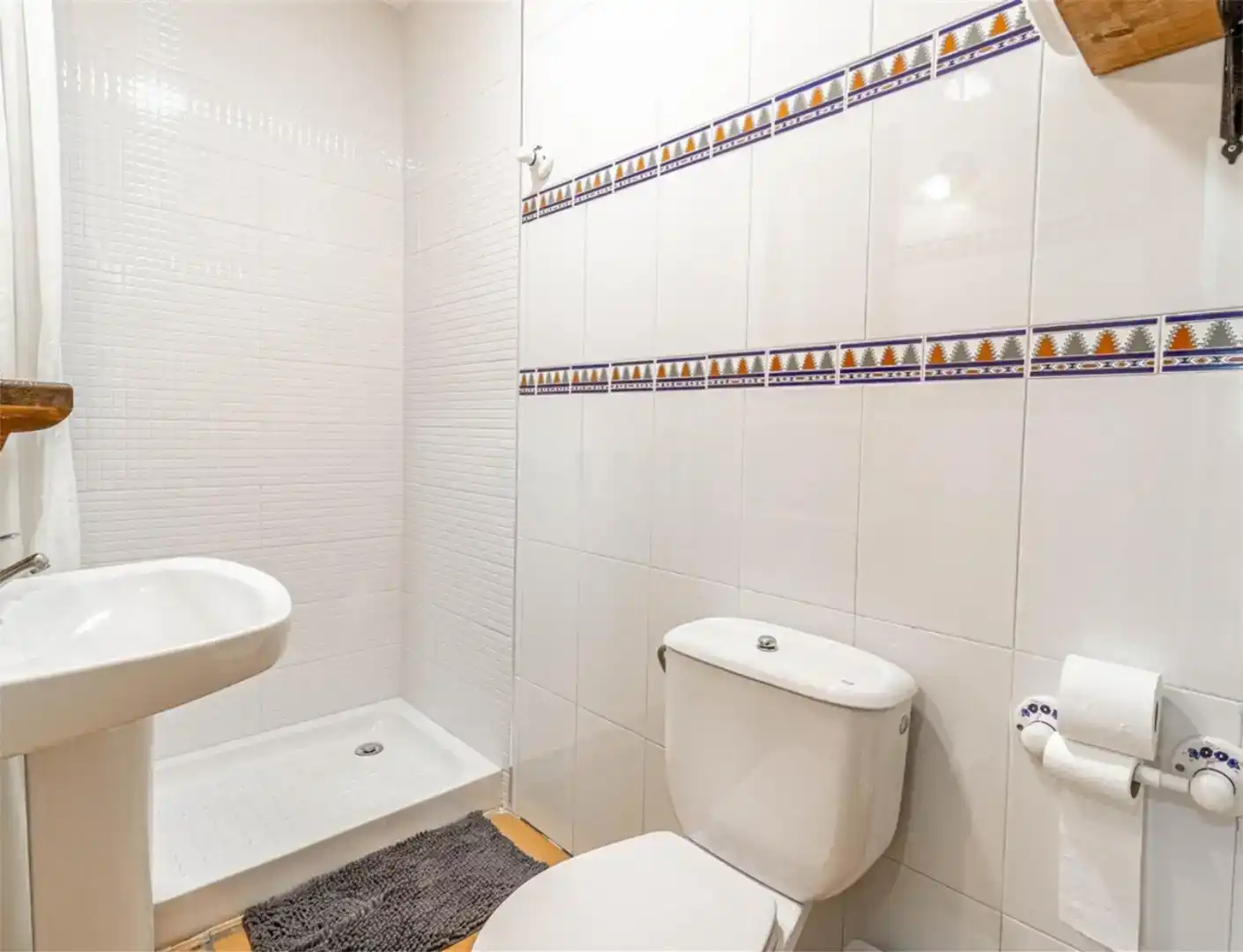 Bathroom of Apartments for sale in Bubión  with Private garden, Swimming Pool and Furnished