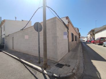 Residential land for sale in Calle Melquiades Álvarez