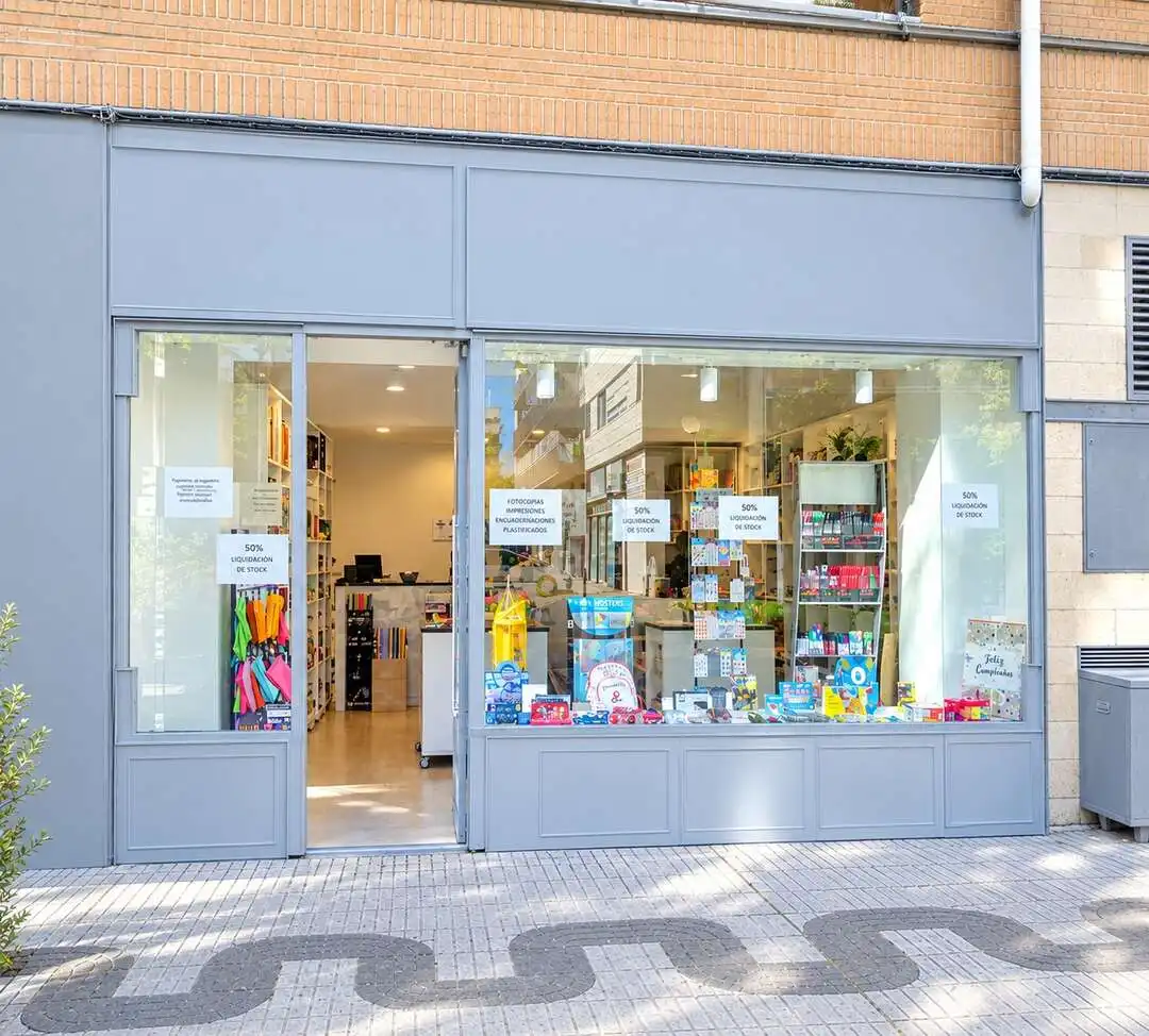 Local comercial de lloguer a Calle del Monasterio de Urdax 30