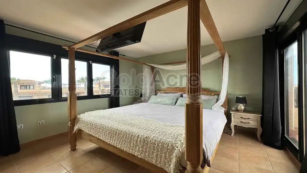 Dormitori de Casa o xalet en venda en La Oliva