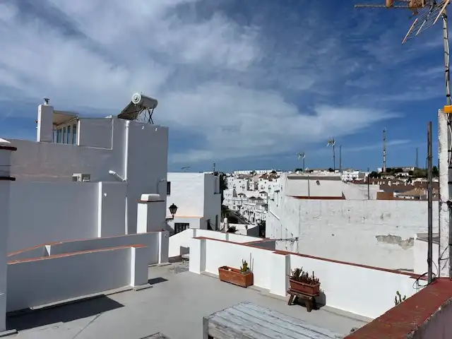 Vista exterior de Casa adosada en venta en Vejer de la Frontera con Terraza, Amueblado y Balcón