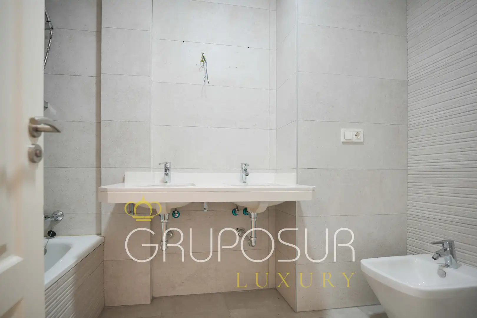 Badezimmer von Dachboden zum Verkauf in Valladolid mit Heizung, Parkett und Abstellraum
