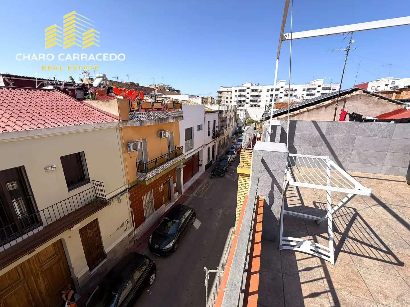 Vista exterior de Casa adosada en venda en Albal amb Aire condicionat, Terrassa i Moblat