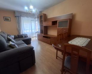 Sala d'estar de Pis en venda en Ponferrada amb Calefacció i Traster
