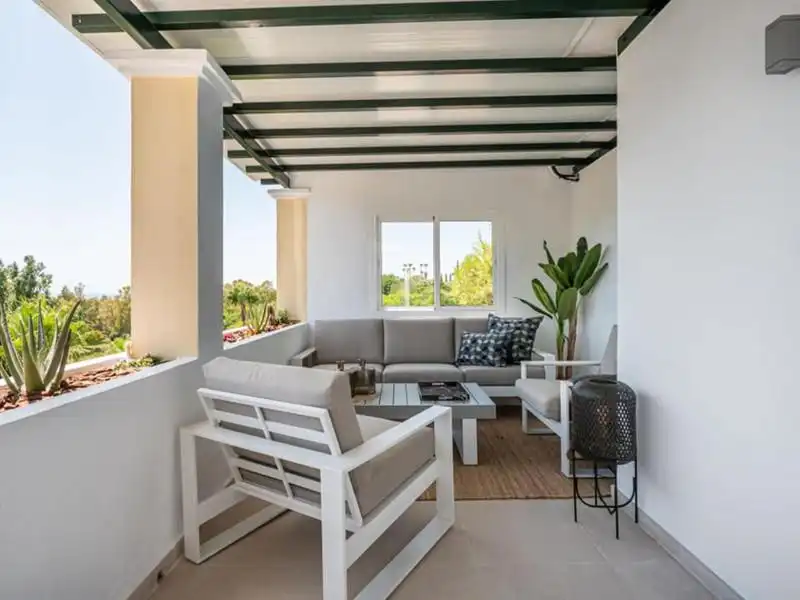 Apartment with terrace to rent in La Quinta, imagen 16