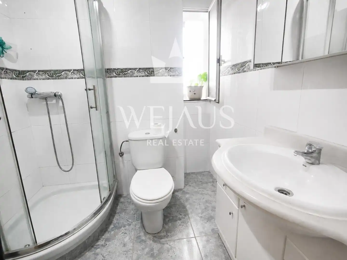 Baño de Piso en venta en Santander con Calefacción y Amueblado
