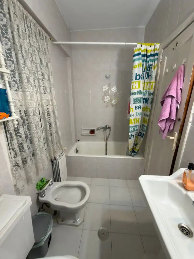Badezimmer von Wohnung zur Miete in Pontevedra Capital  mit Heizung, Möbliert und Ofen