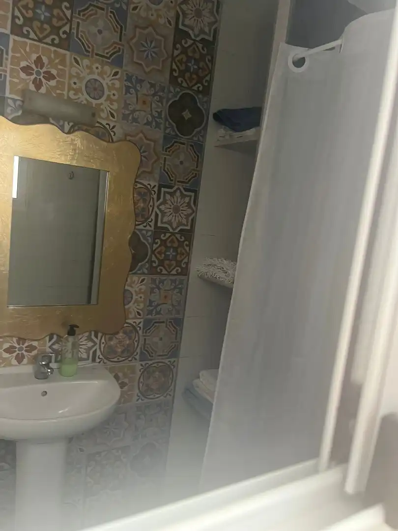 Baño de Apartamento de alquiler en Tarifa con Amueblado