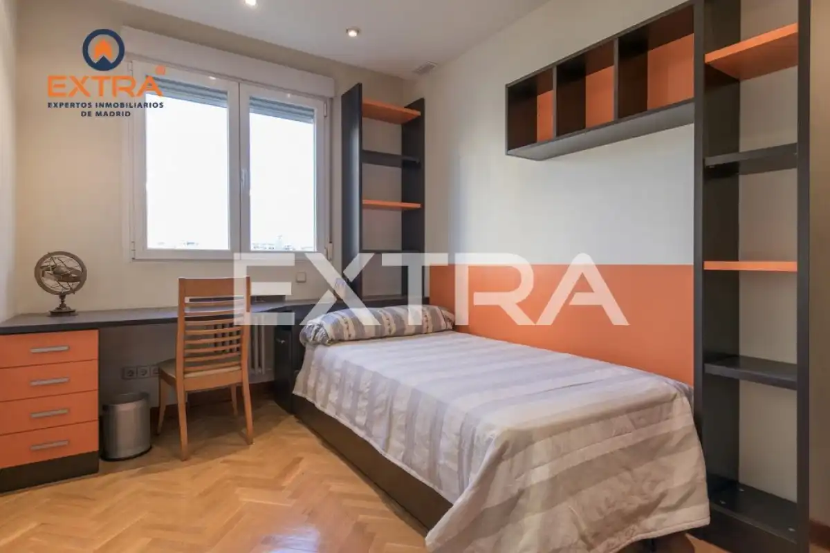 Schlafzimmer von Wohnung zur Miete in Madrid mit Klimaanlage, Heizung und Parkett
