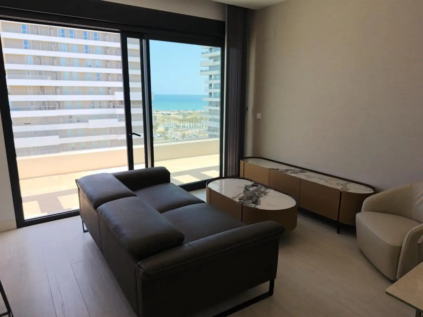 Sala d'estar de Àtic de lloguer en Málaga amb Aire condicionat, Calefacció i Jardí privat