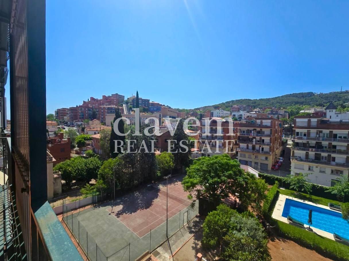 Vista exterior de Pis de lloguer en  Barcelona Capital amb Calefacció, Moblat i Piscina comunitària