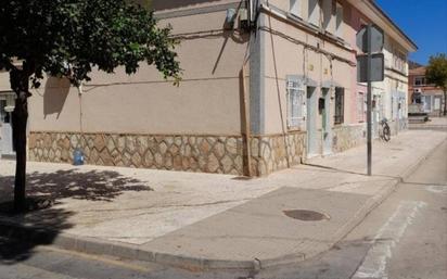 Vista exterior de Casa o xalet en venda en La Unión amb Jardí privat i Moblat