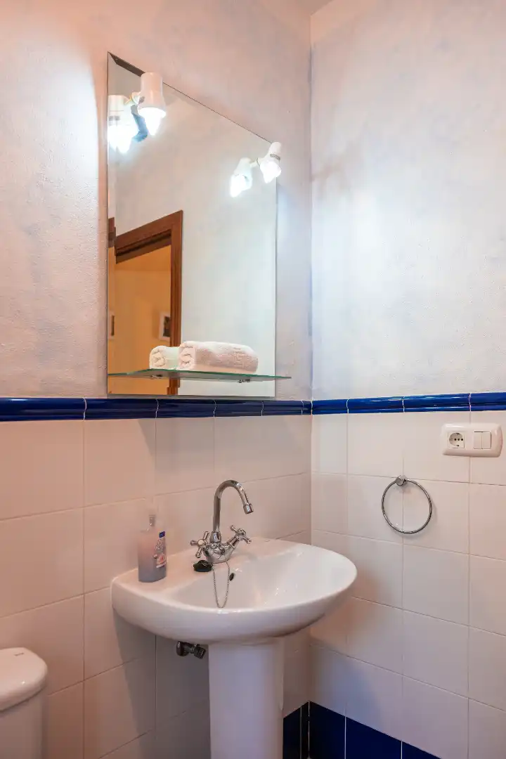 Baño de Finca rústica en venta en Montejaque con Aire acondicionado, Jardín privado y Terraza