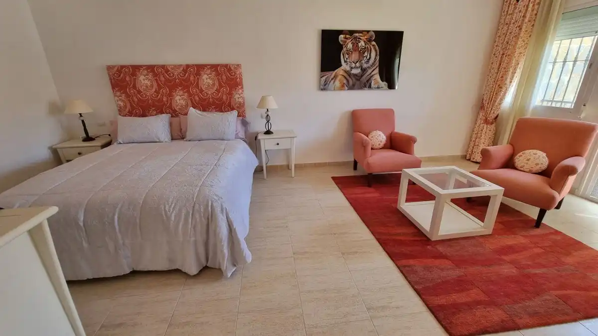 Dormitori de Casa o xalet de lloguer en Benahavís amb Aire condicionat, Jardí privat i Terrassa